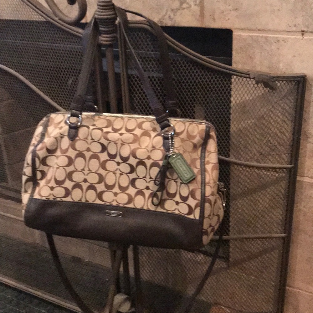 Beautiful Coach Purse. Like new.